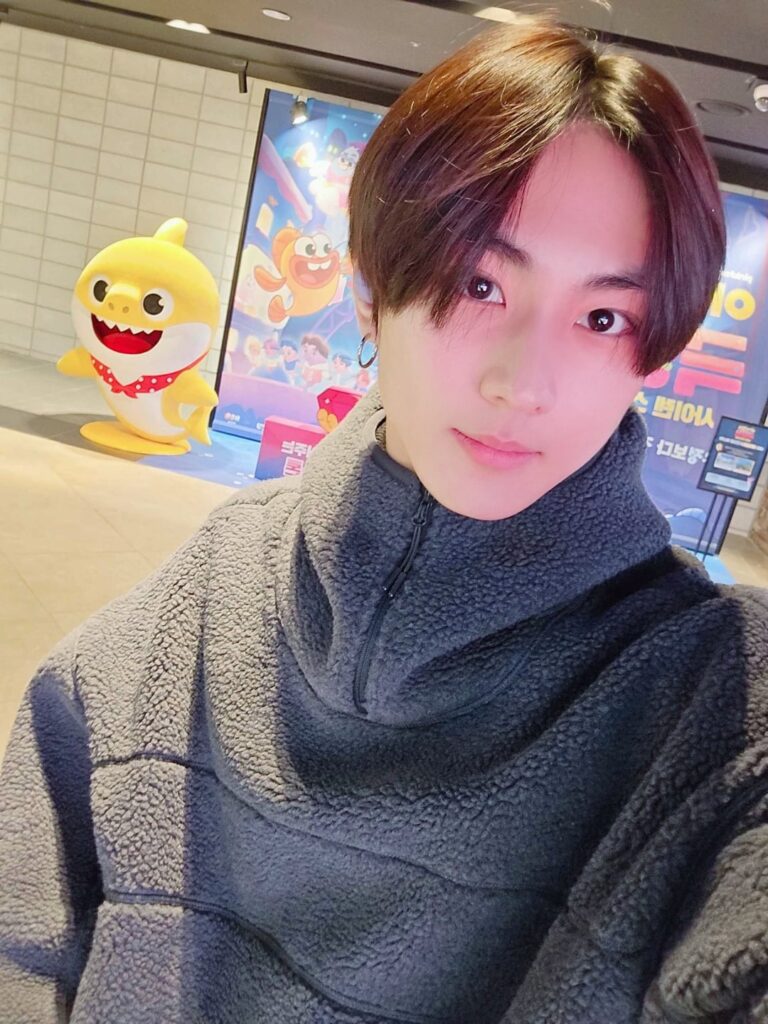 240206 Weverse: Jungwon (2)