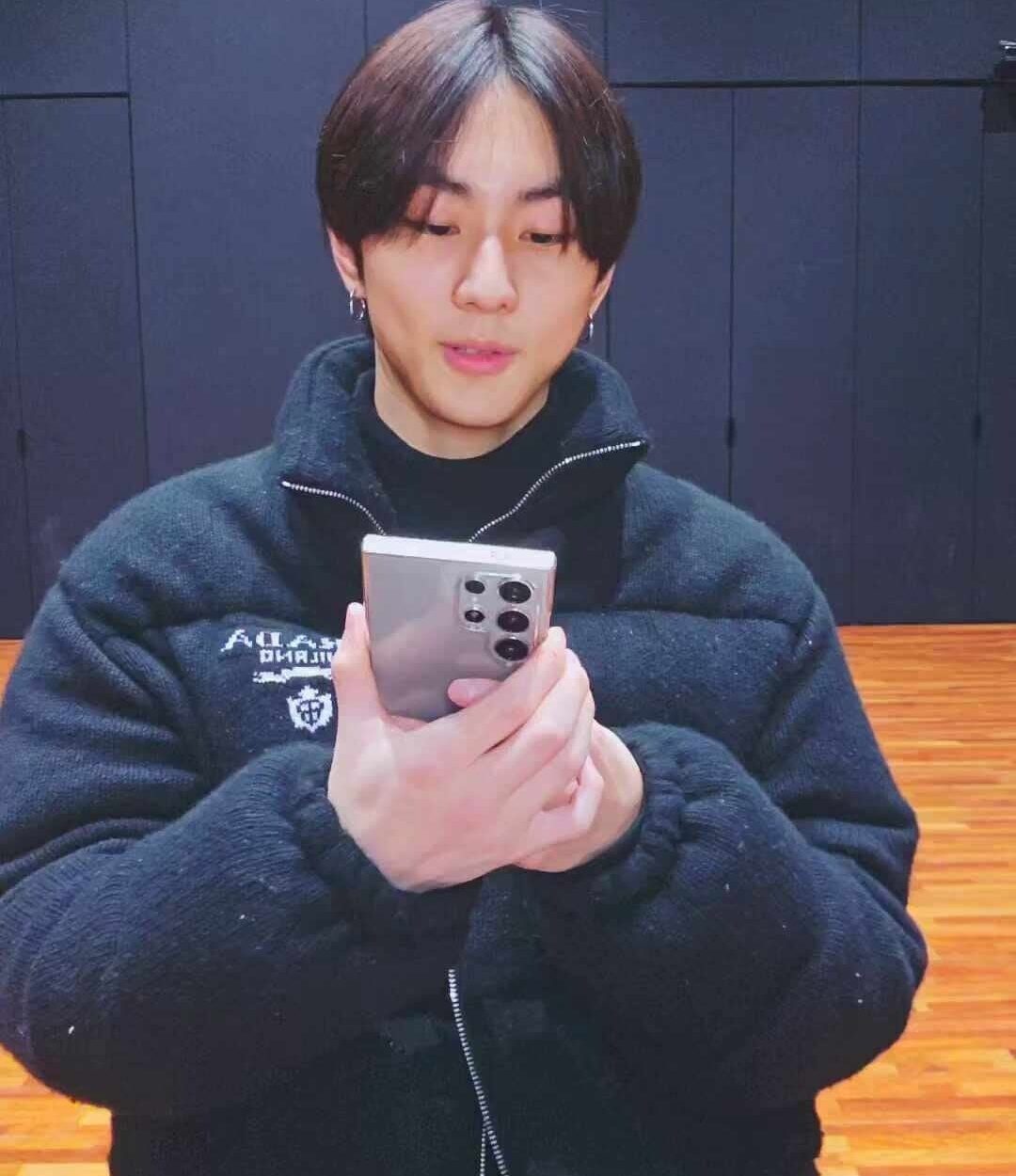 240205 [Weverse Live: Jungwon] 👋