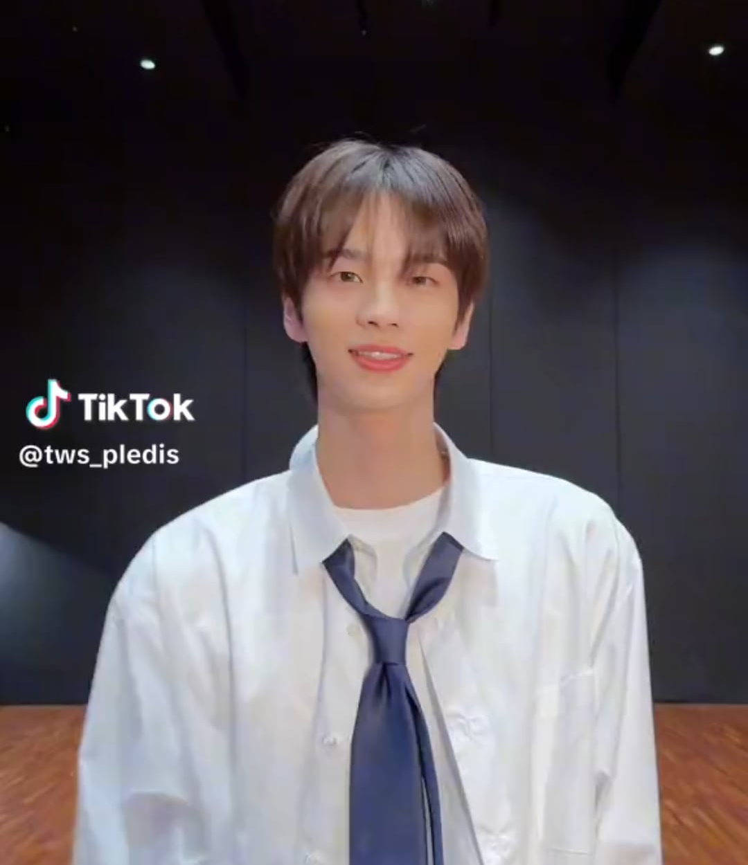 240211 TWS Tiktok: Sunoo with Shinyu and Kyungmin