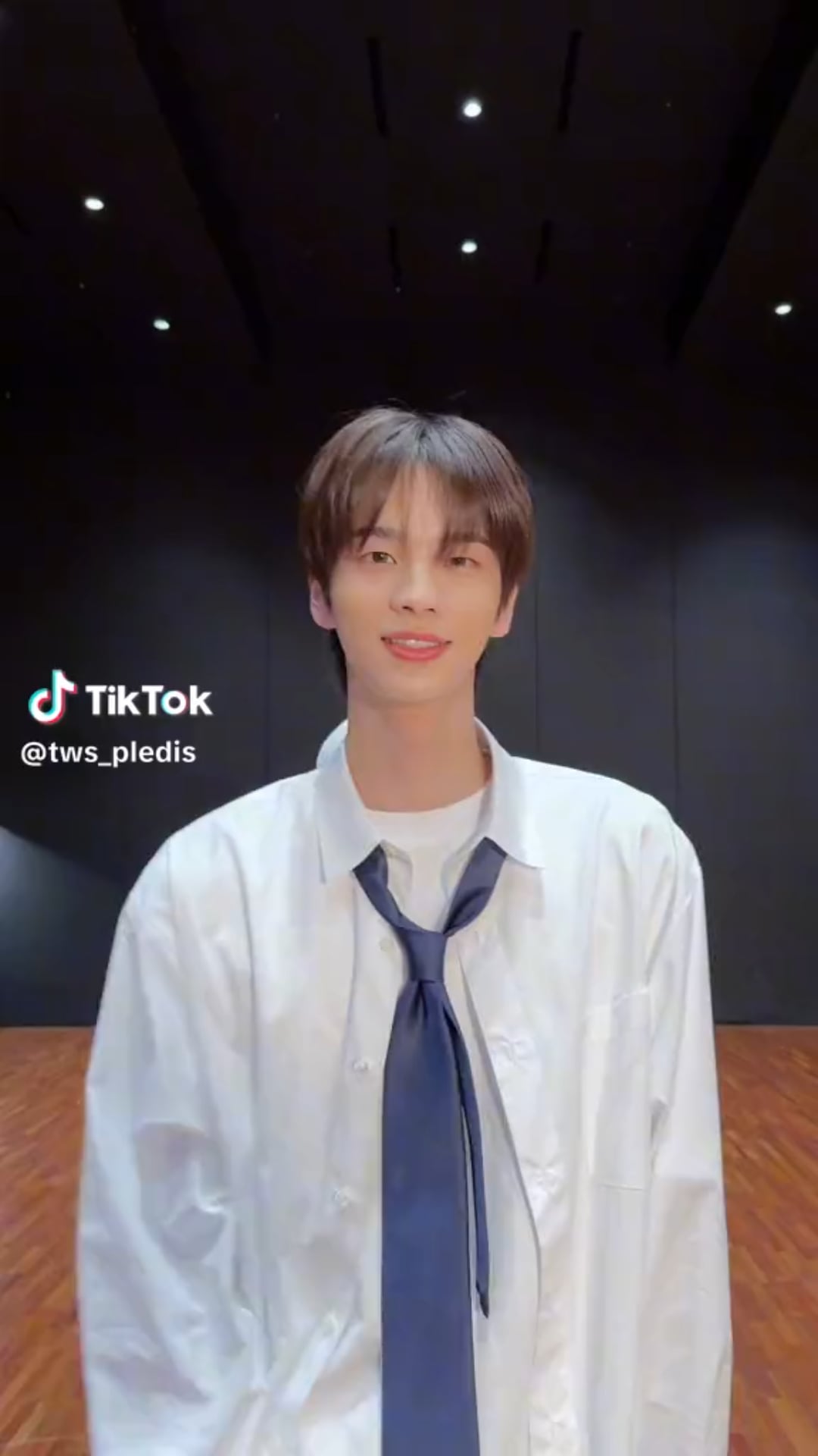 240211 TWS Tiktok: Sunoo with Shinyu and Kyungmin