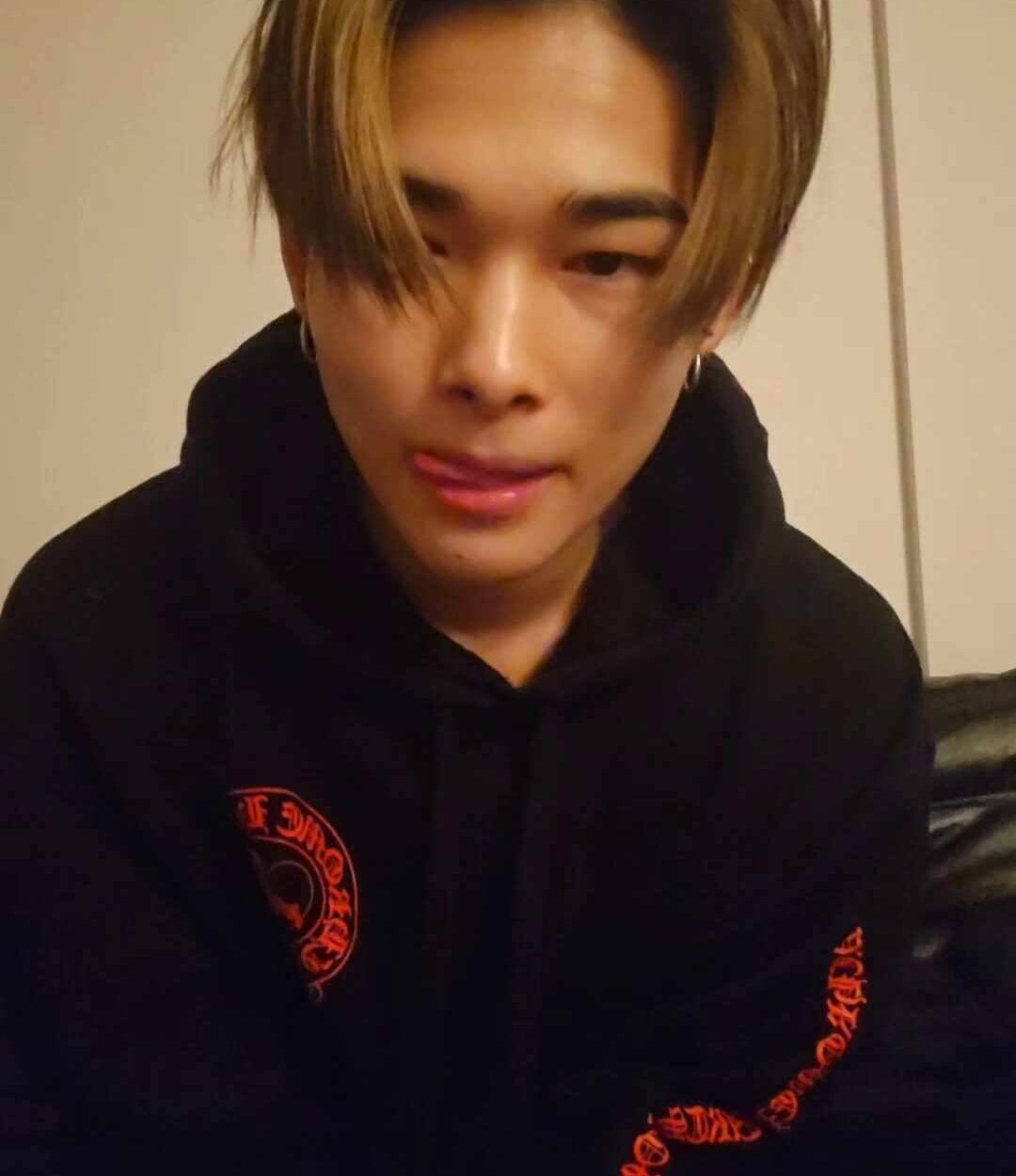 240208 [Weverse Live: Ni-ki] 💤