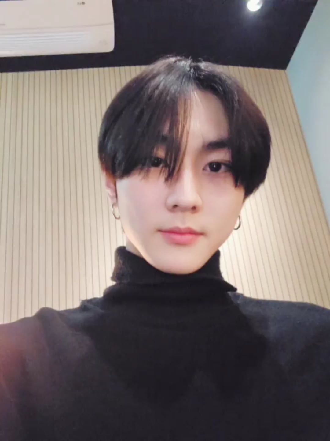 240211 Weverse: Jungwon (2)