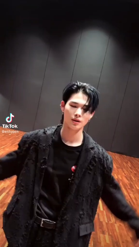 240220 Tiktok: Ni-ki with NewJeans Danielle