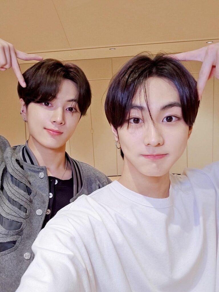 240222 ENHYPEN_JP Twitter: Jungwon and Jay