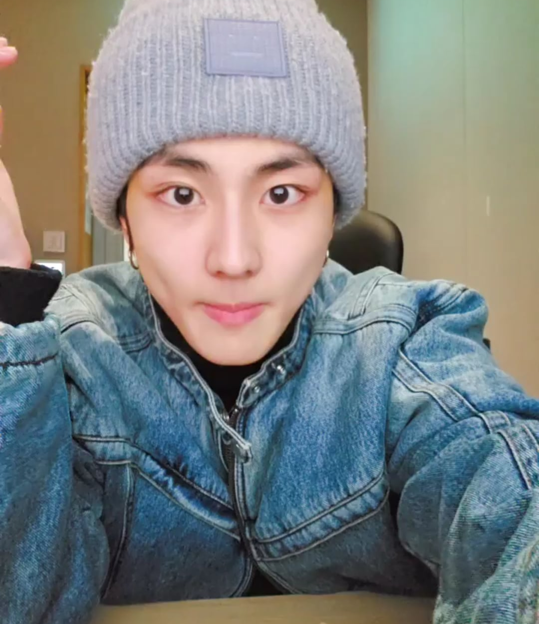 240304 Weverse: Jungwon (1/2)