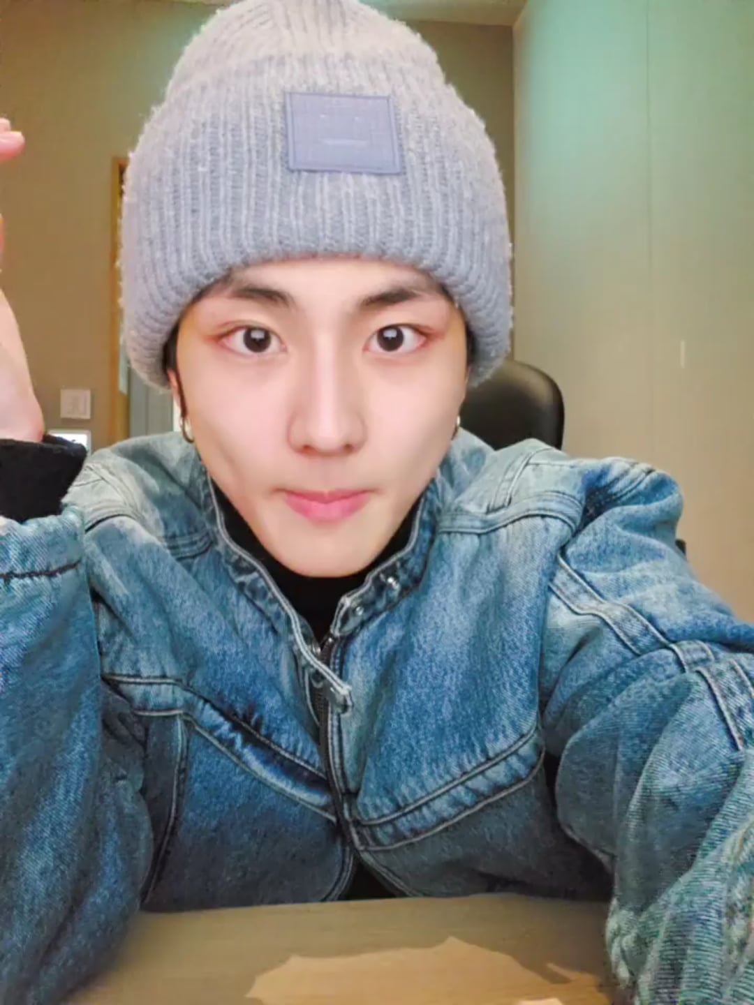 240304 Weverse: Jungwon (1/2)