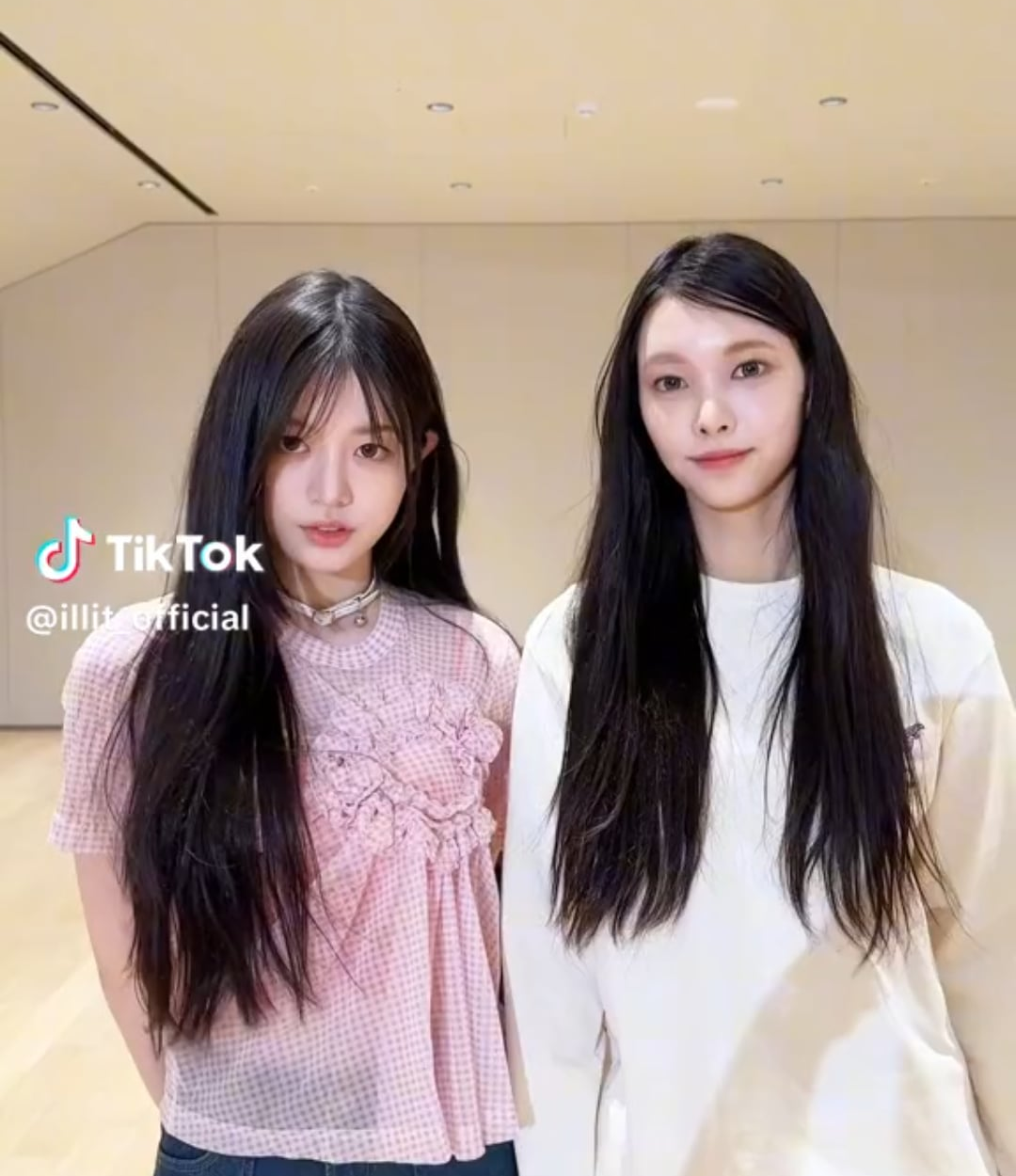 240326 ILLIT Tiktok: Heeseung with Minju & Yunah