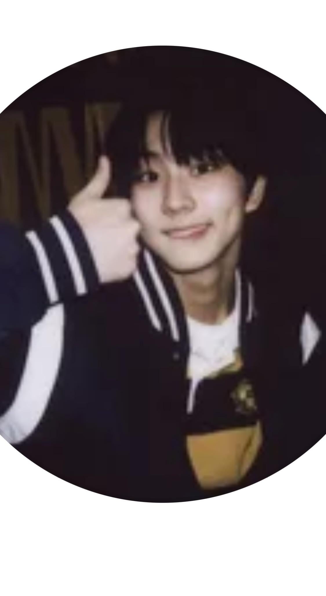 Does anyone have this pic pls?