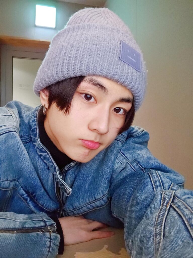 240304 Weverse: Jungwon (2/2)