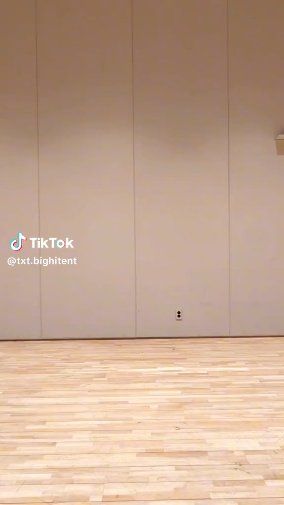 240418 TXT Tiktok: Yeonjun with Ni-ki