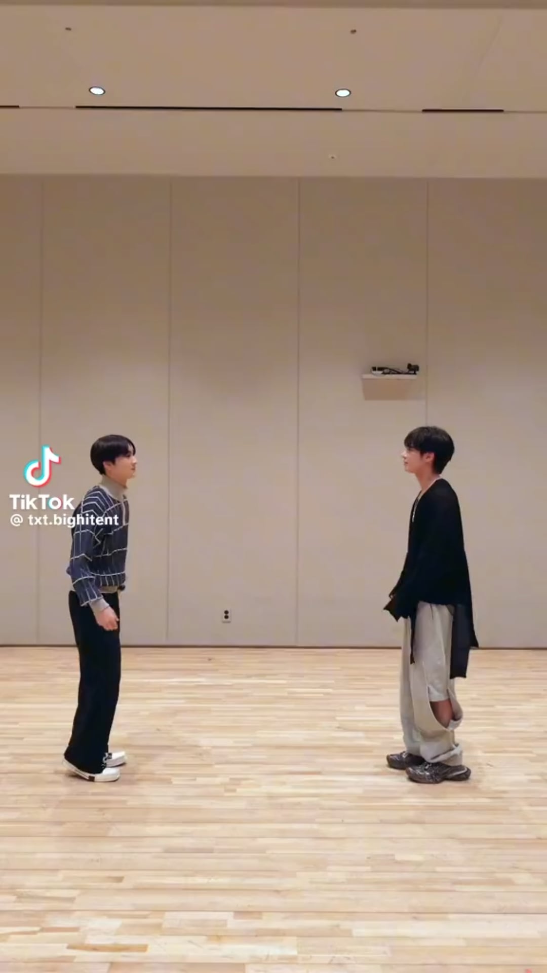 240417 TXT Tiktok: Taehyun with Jungwon