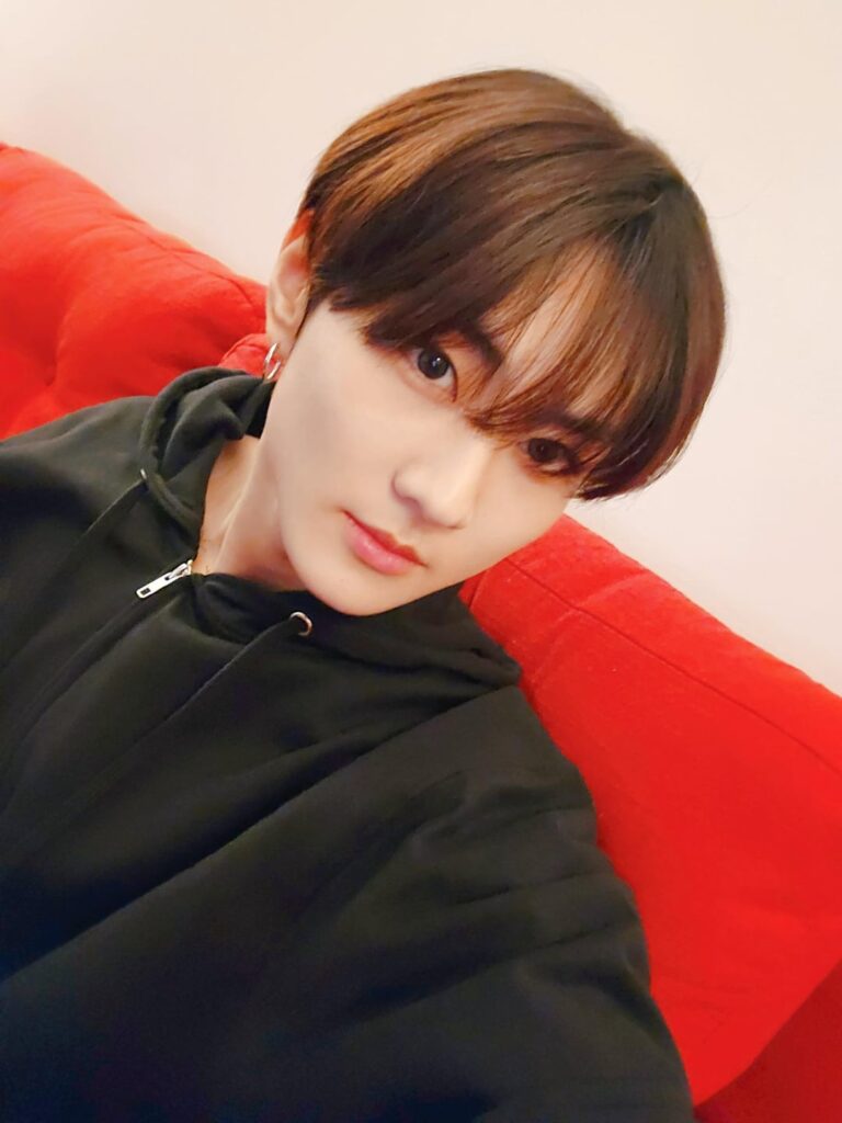 240501 Weverse: Jungwon (2)