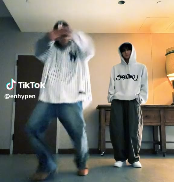 240504 TikTok: Jungwon and Ni-ki