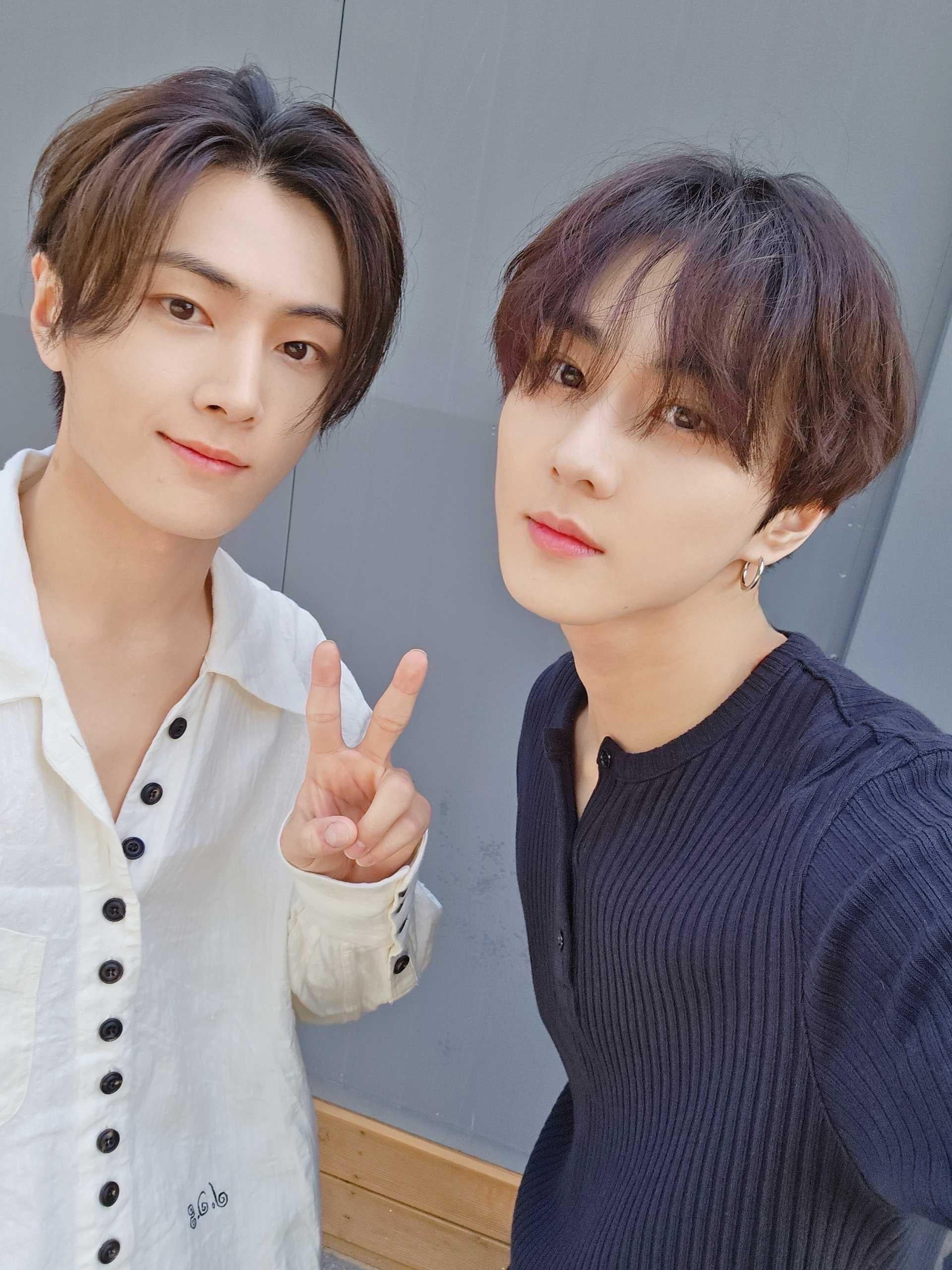 240517 Weverse: Jungwon with Jay