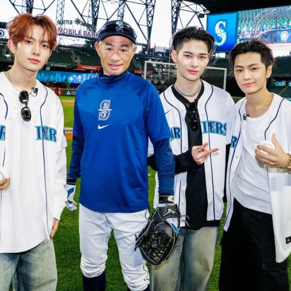 Help JAY’s Favorite Team! :) Vote in MLB All Star for the Seattle Mariners!! :)
