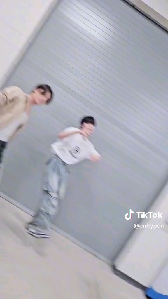 240717 Tiktok: Jay & Jake with Boynextdoor Taesan & Woonhak