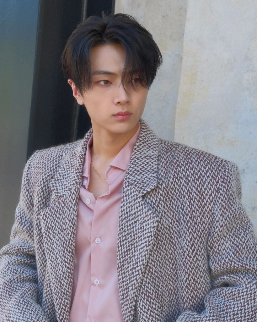 240920 Instagram: Jay @ Prada