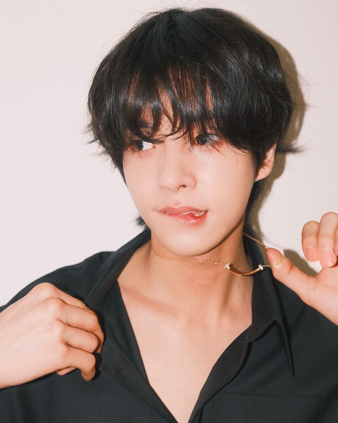 241002 Instagram: Jake @ Tiffany & Co.