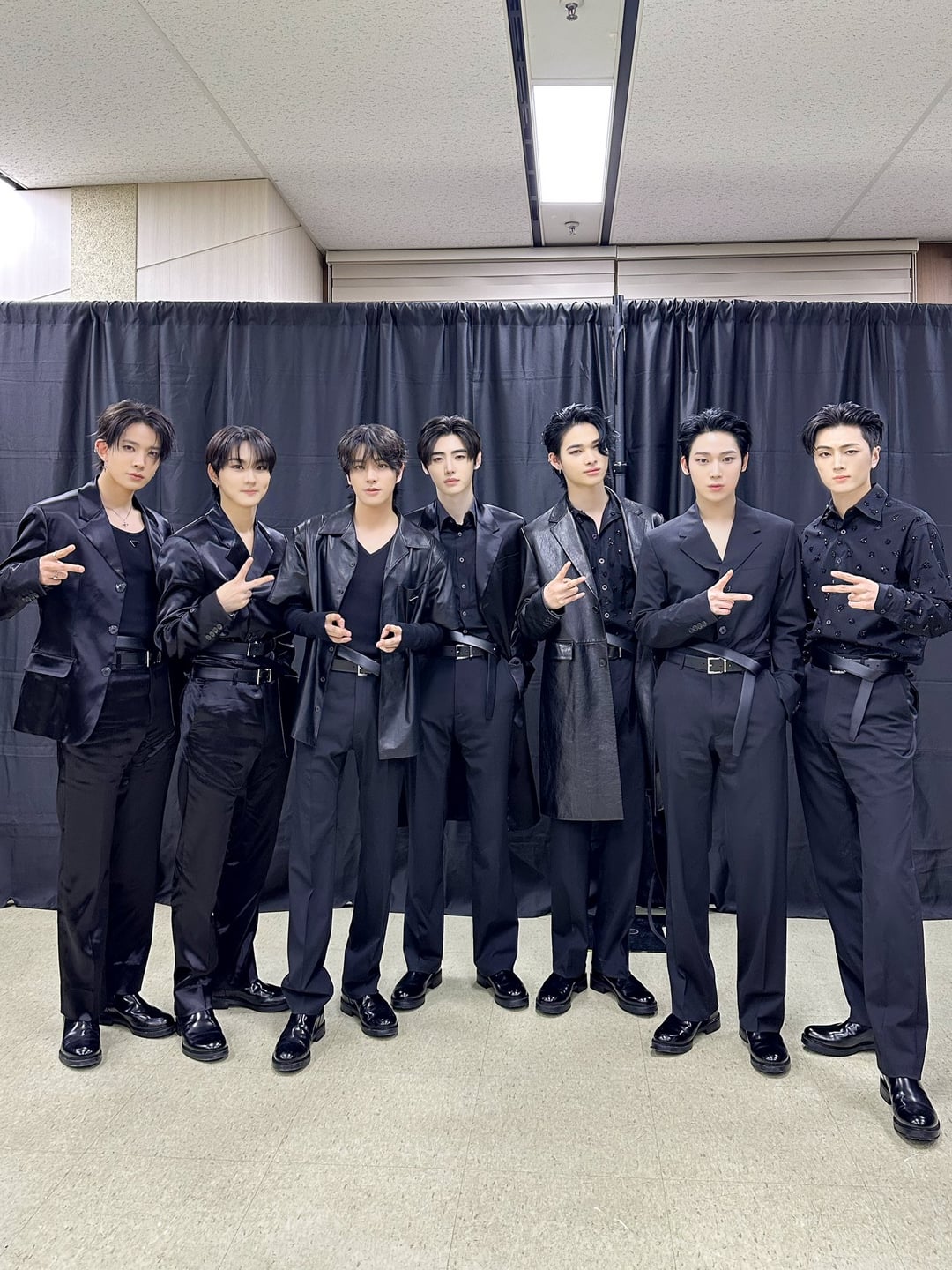 241005 Twitter: ENHYPEN OFFICIAL @ WALK THE LINE IN GOYANG Day 1