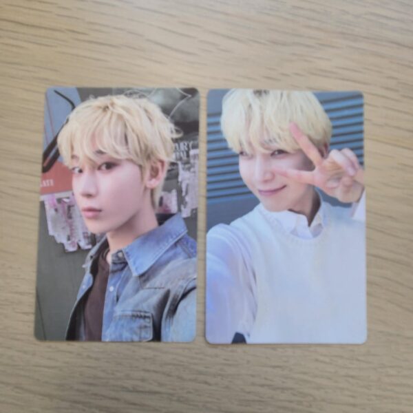 Are the romace untold weverse ver photocards matte?