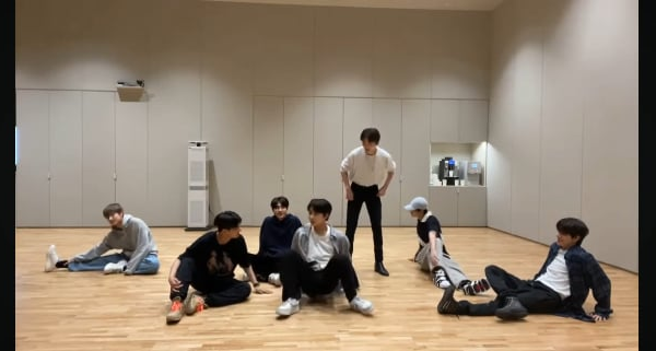 ENHYPEN's reaction when Jungwon play's "Drunk-Dazed"