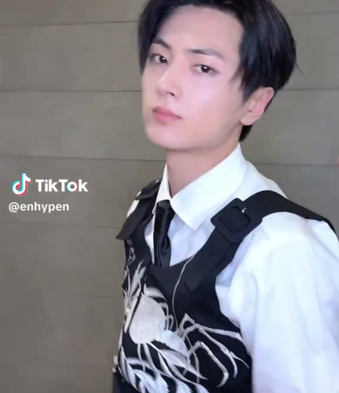 250627 Tiktok: Jay with Ateez Yunho @ Outside