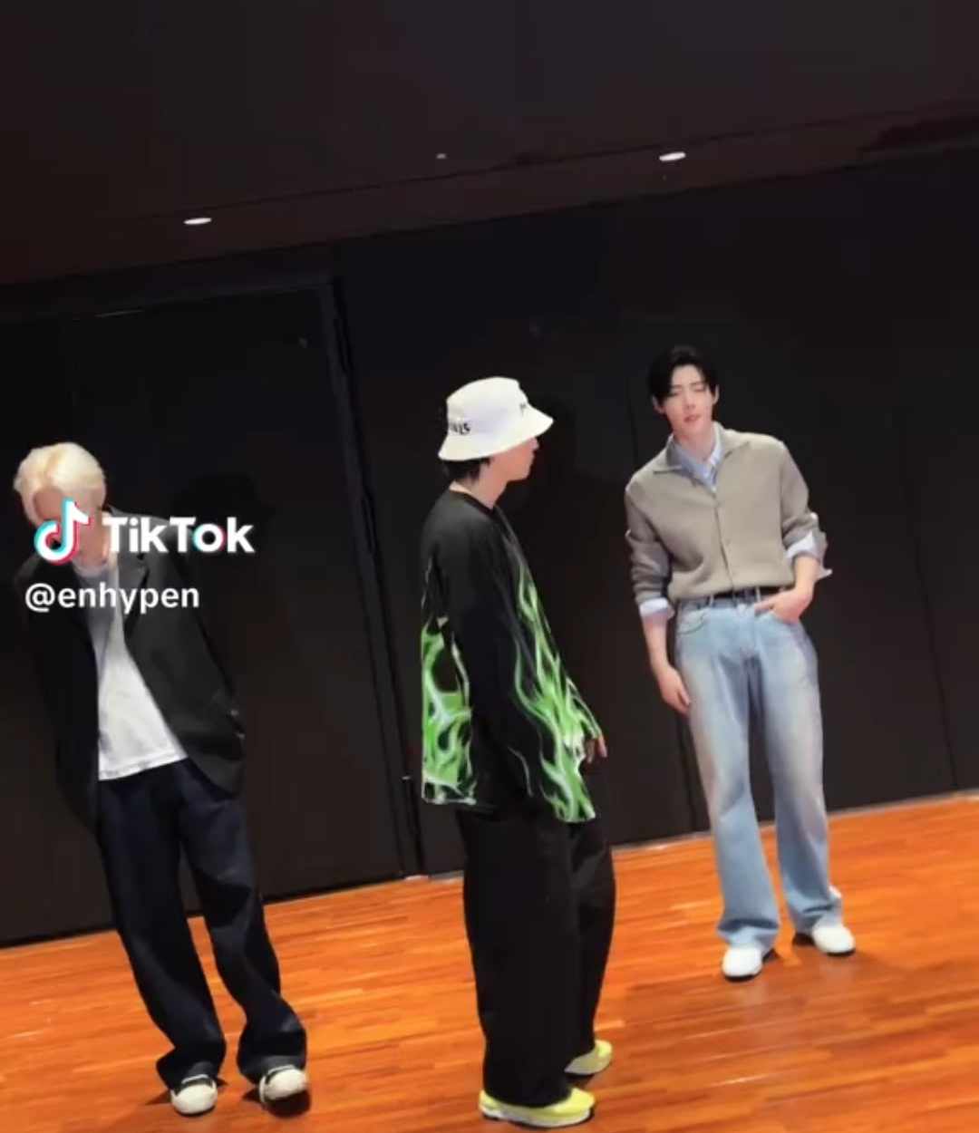 250607 Tiktok: Ni-ki & Sunghoon with Kim Jihun @ Bad Desire
