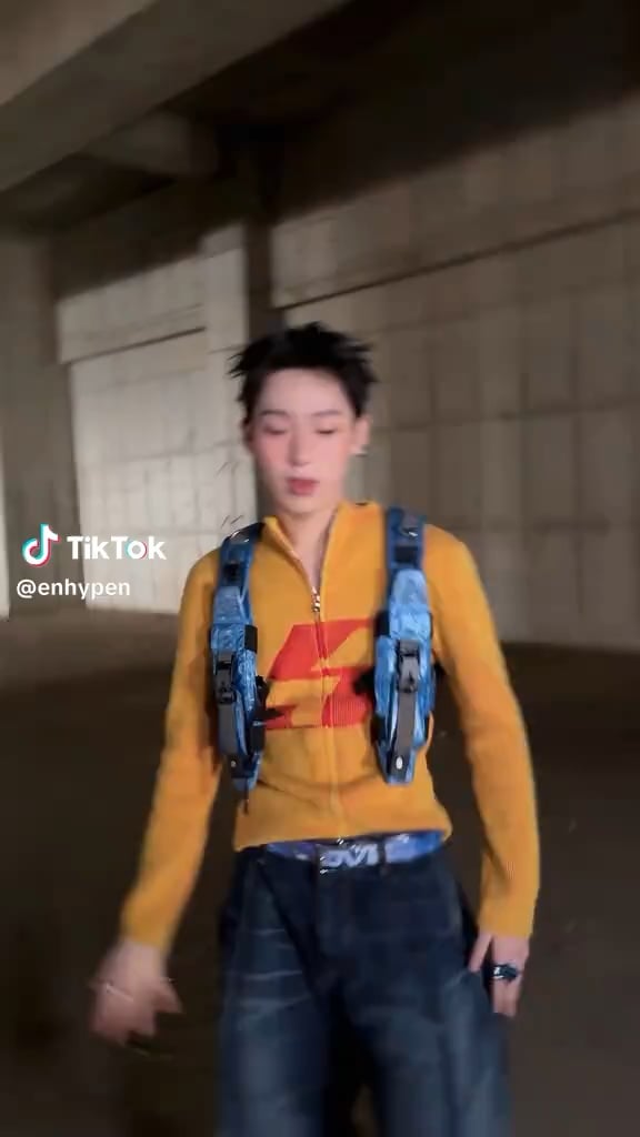 250623 Tiktok: Sunoo, Jay, Jungwon, Sunghoon @ Outside