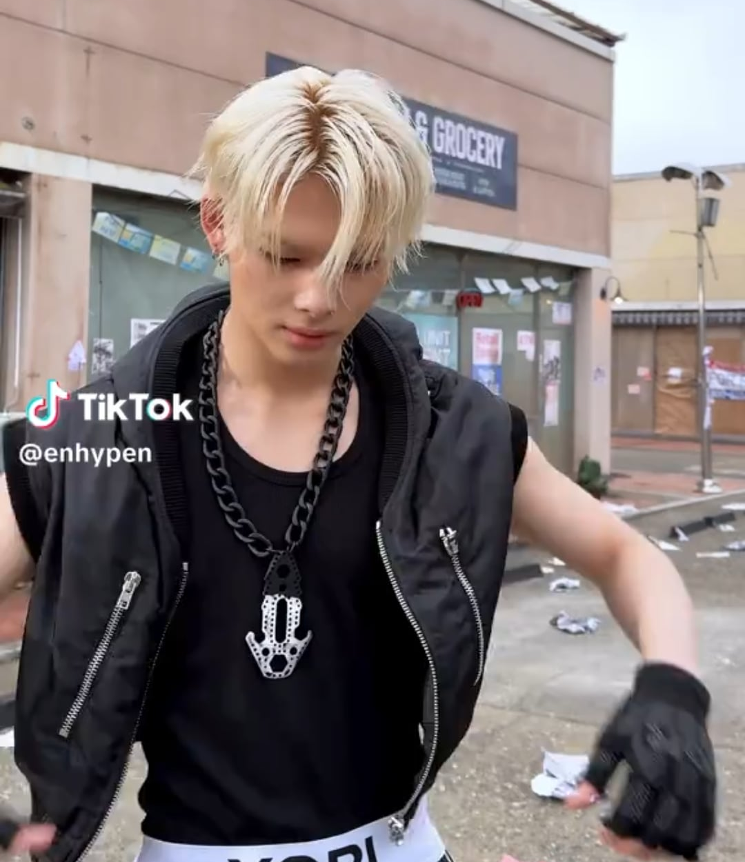 250627 Tiktok: Ni-ki @ Outside