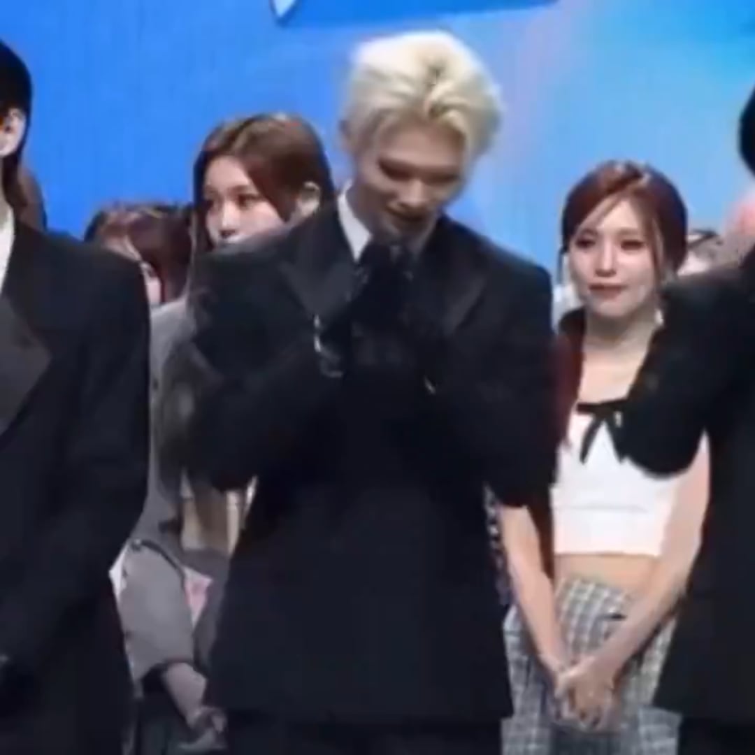 ni-ki could NOT stop smiling 😭😭💙💙