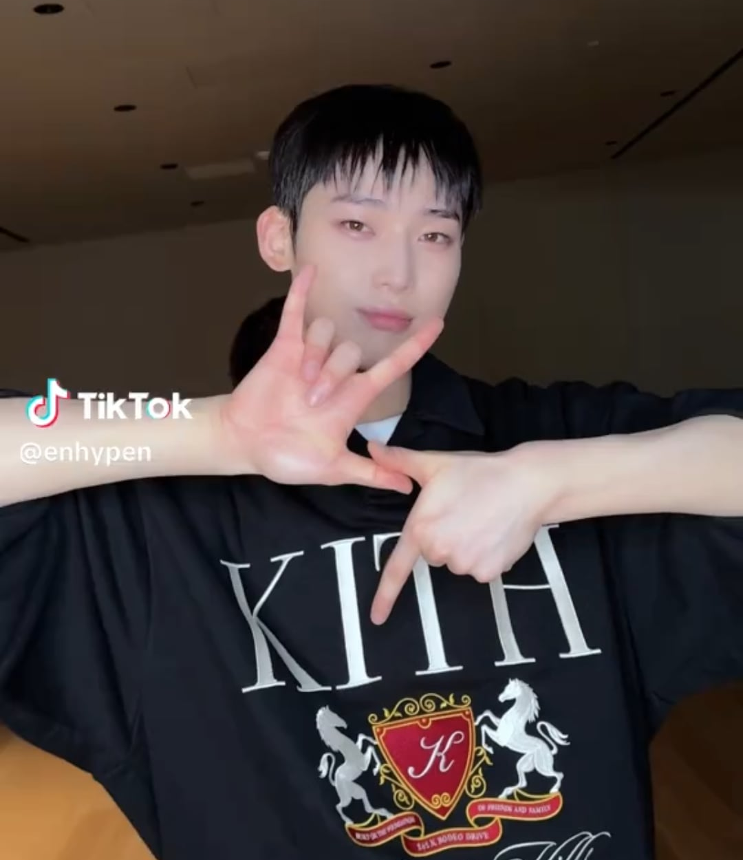 250609 Tiktok: Sunoo with TWS Jihoon @ Bad Desire
