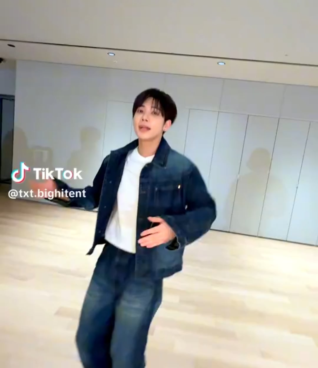 250505 TXT Tiktok: Taehyun with Jungwon @ Love Language