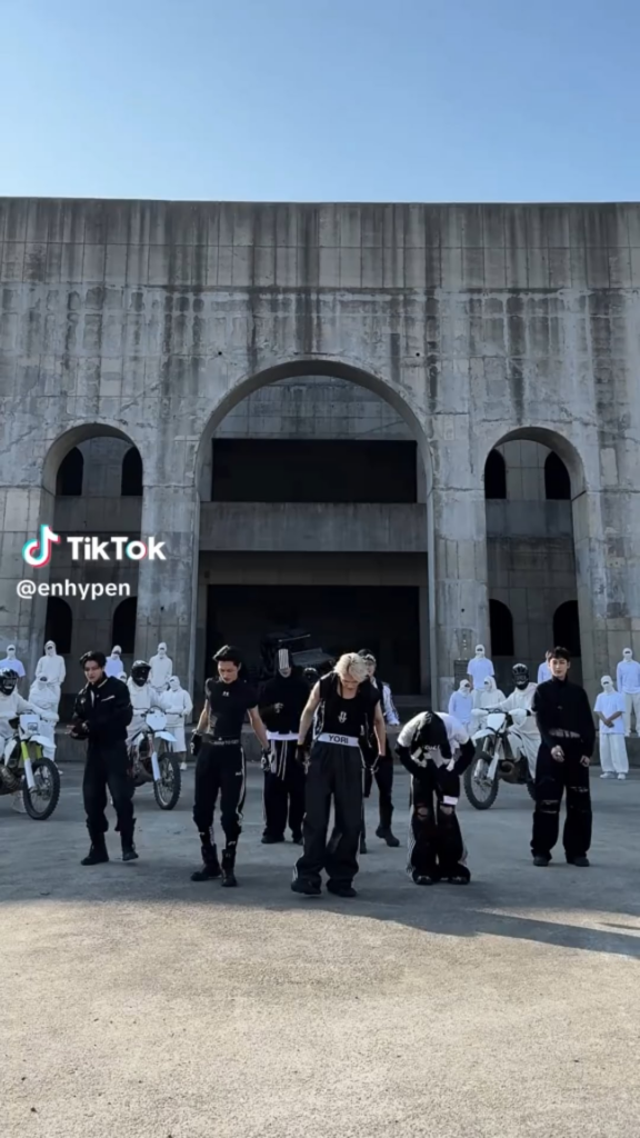250630 Tiktok: ENHYPEN @ Outside