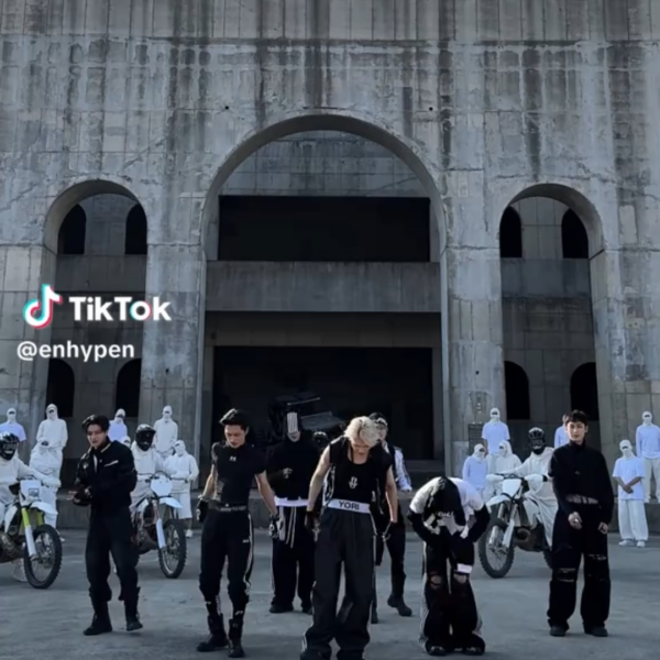 250630 Tiktok: ENHYPEN @ Outside