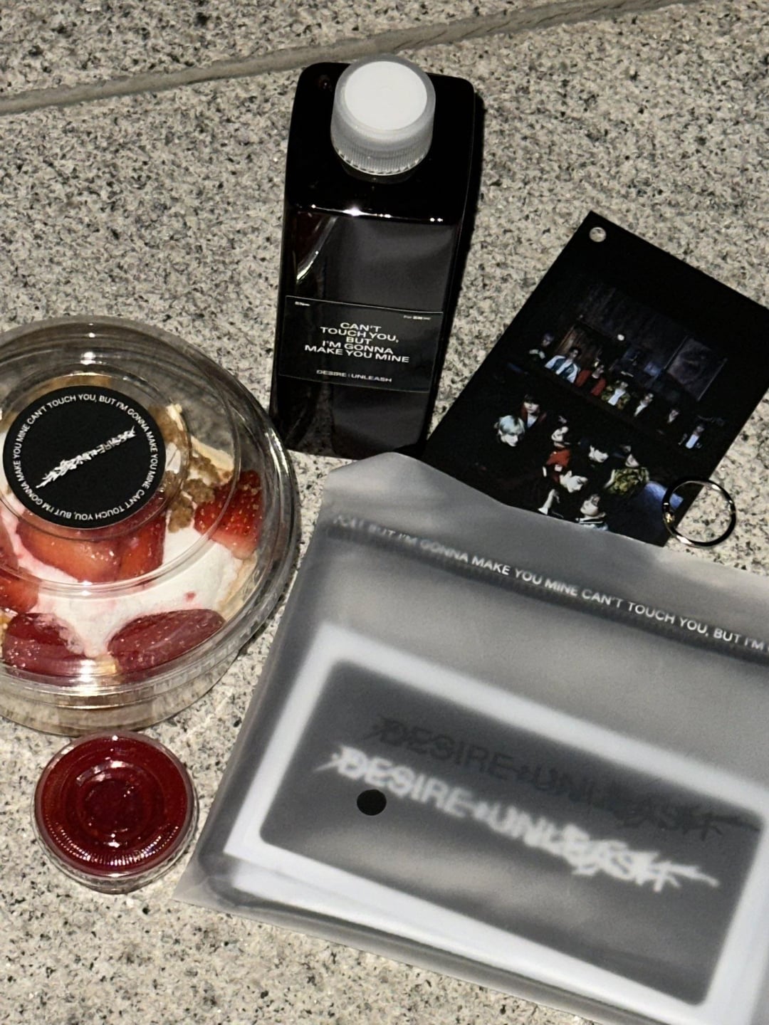 ENHYPEN gift to engenes who attend the pre-recording