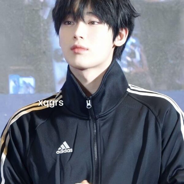 Sunoo = aweshockingly beautiful