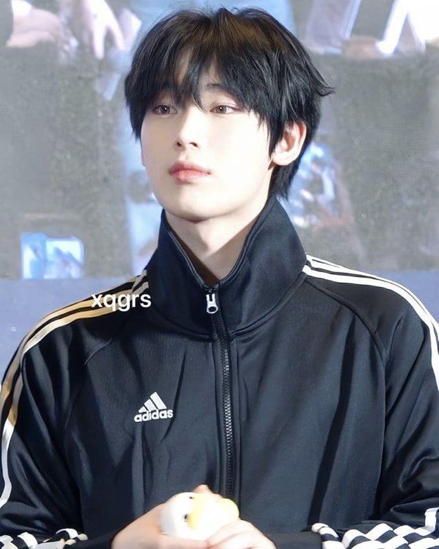 Sunoo = aweshockingly beautiful
