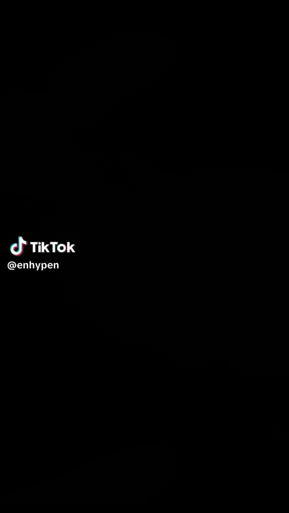 250701 Tiktok: Heeseung and Ni-ki @ Outside!
