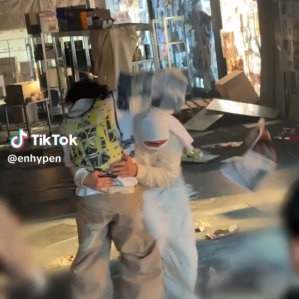 250726 Tiktok: Sunghoon & Jungwon @ Outside action behind 🎬