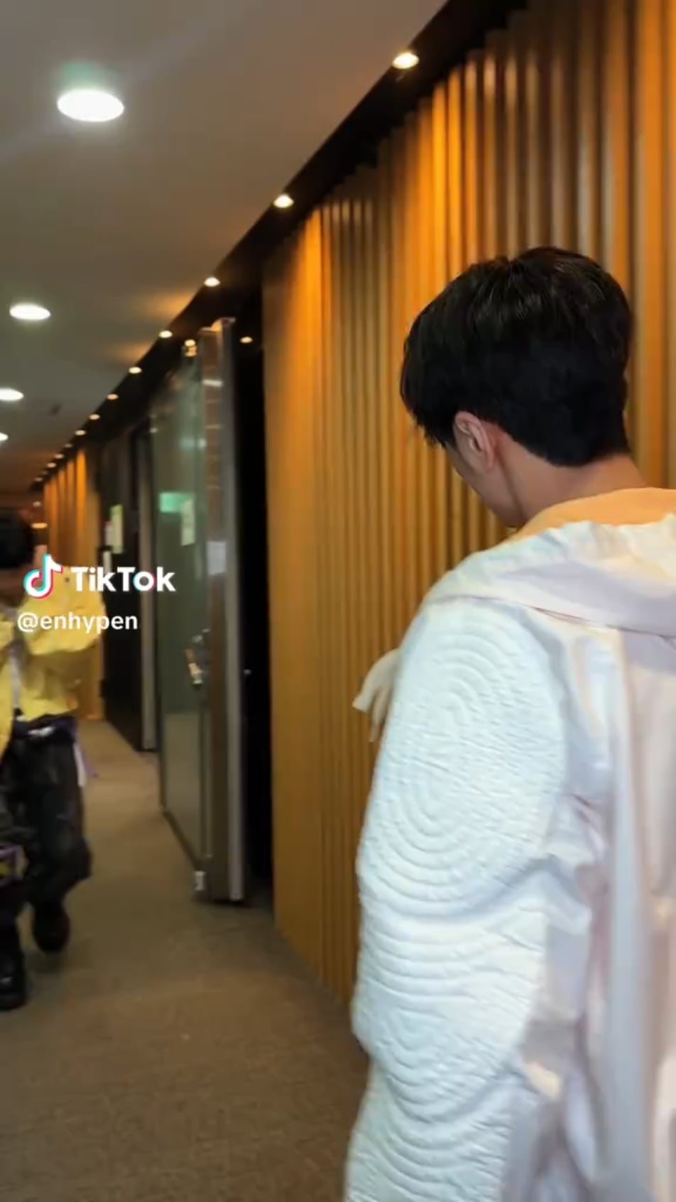 250701 TikTok: Jungwon & Jay @Outside