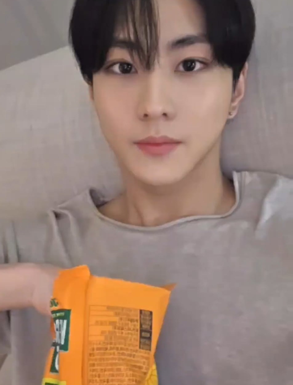 250717 Weverse moment: Jungwon