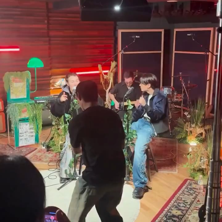 250722 @.maxmusic Instagram Update with Jay