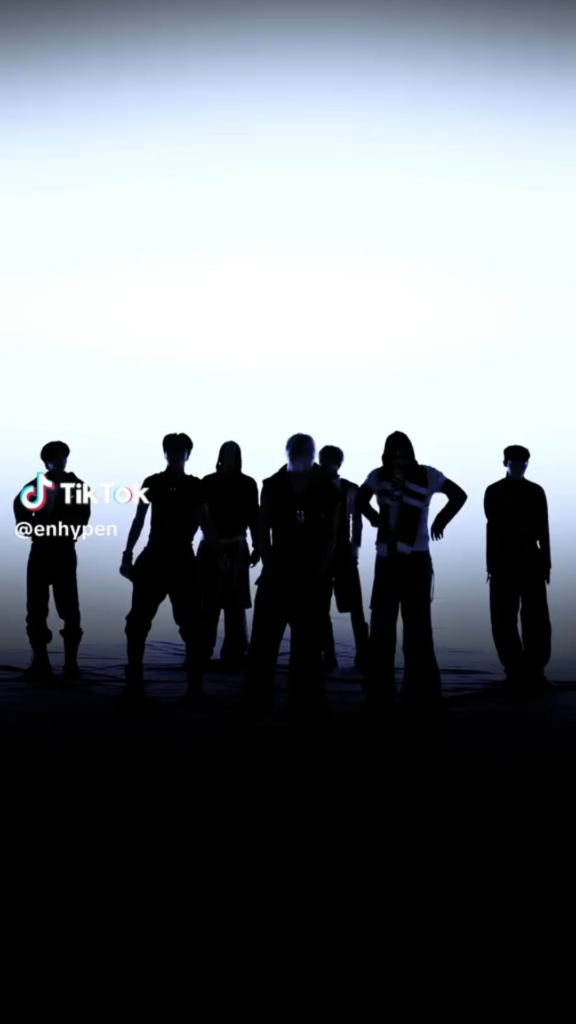 250726 Tiktok: ENHYPEN @ Outside