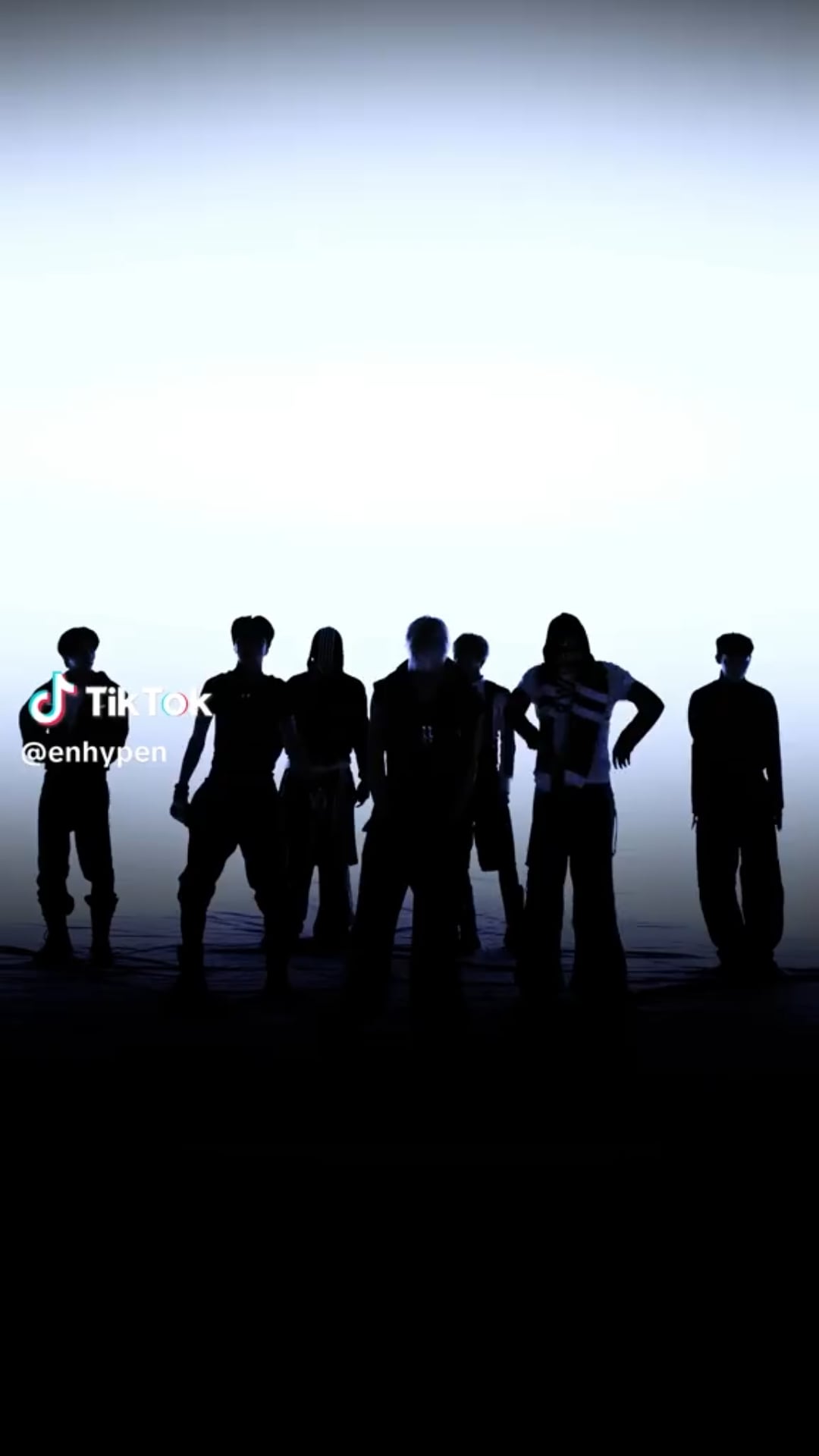 250726 Tiktok: ENHYPEN @ Outside