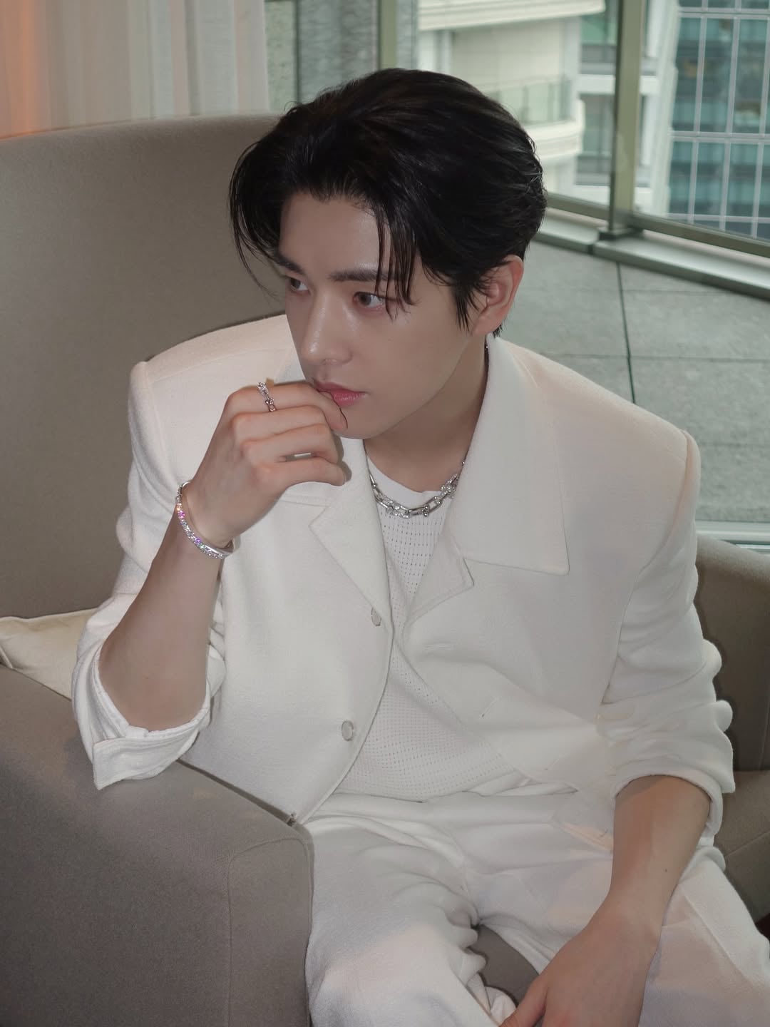 250711 Instagram: Jake @ Tiffany & Co.