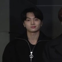 Am I the only one who sees the similarity???