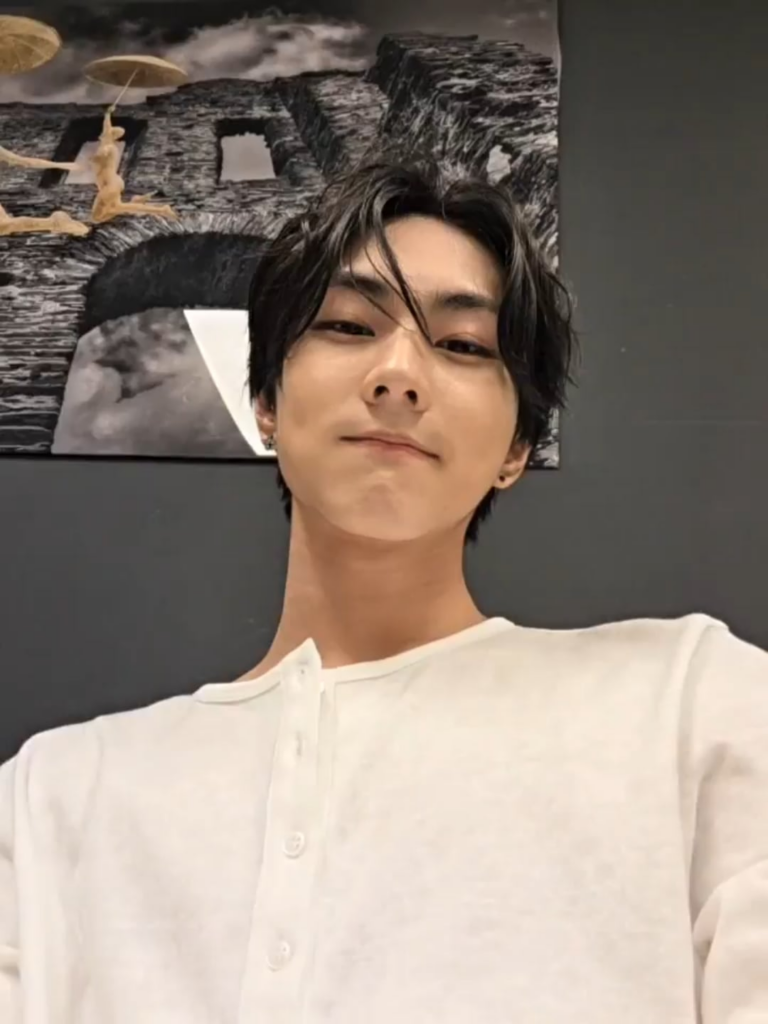 250829 Weverse: Jungwon