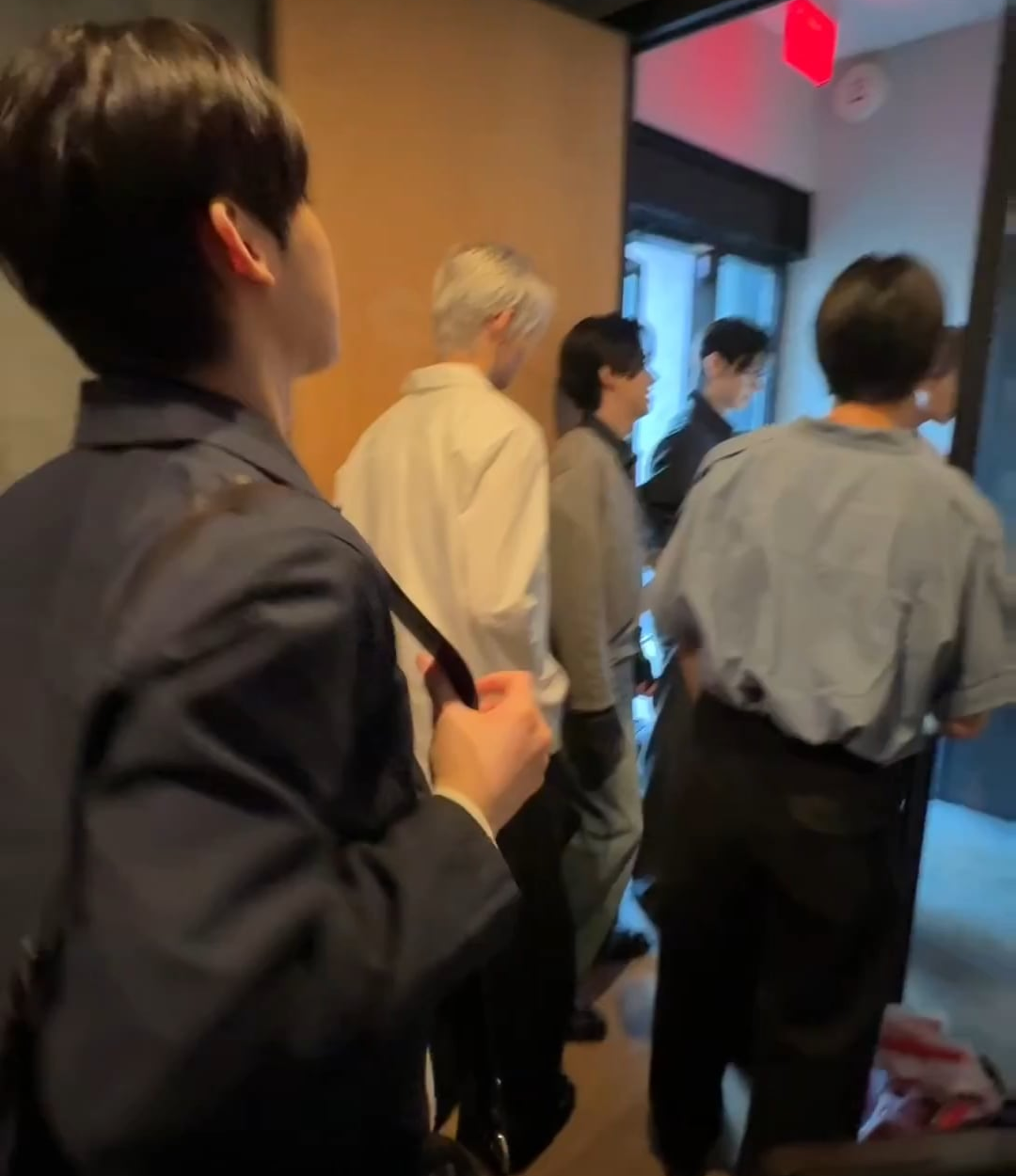 250828 WWD Twitter: What’s in ENHYPEN’s tour bags?