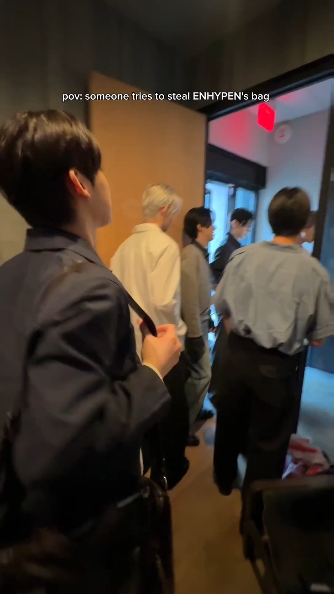 250828 WWD Twitter: What’s in ENHYPEN’s tour bags?