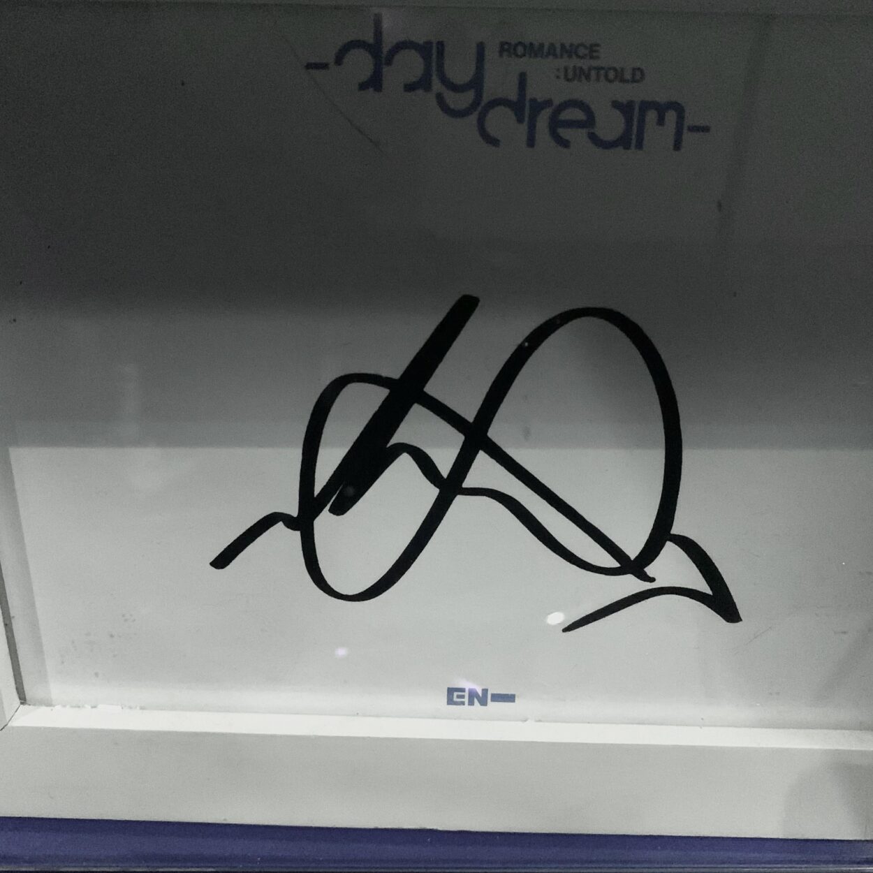 HELP WHOS SIGNATURE IS THIS?!?!